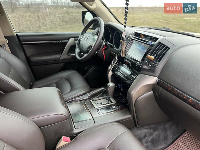 Чорний Тойота Ленд Крузер, об'ємом двигуна 4.7 л та пробігом 291 тис. км за 22800 $, фото 17 на Automoto.ua