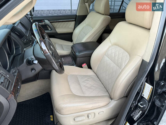 Чорний Тойота Ленд Крузер, об'ємом двигуна 5.69 л та пробігом 250 тис. км за 19000 $, фото 8 на Automoto.ua