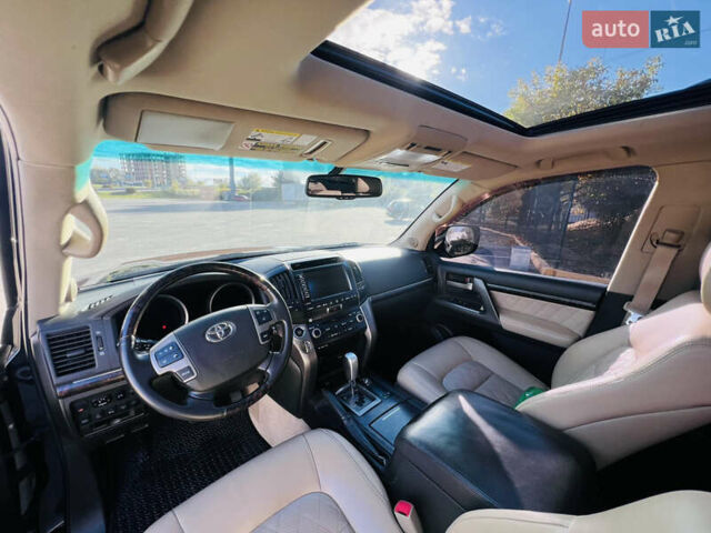 Черный Тойота Ленд Крузер, объемом двигателя 5.7 л и пробегом 239 тыс. км за 23500 $, фото 21 на Automoto.ua