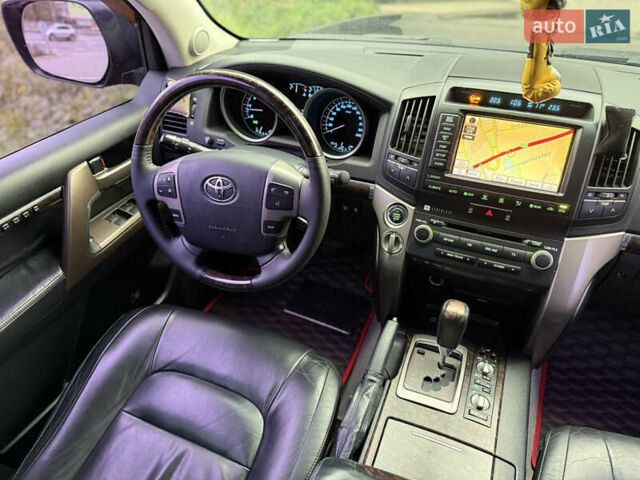 Черный Тойота Ленд Крузер, объемом двигателя 4.66 л и пробегом 265 тыс. км за 25500 $, фото 36 на Automoto.ua