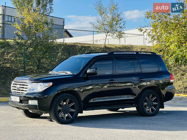 Черный Тойота Ленд Крузер, объемом двигателя 5.7 л и пробегом 239 тыс. км за 23500 $, фото 2 на Automoto.ua