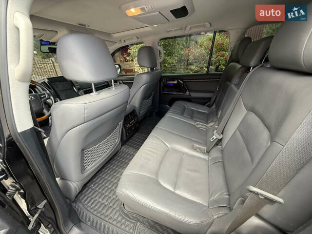 Черный Тойота Ленд Крузер, объемом двигателя 5.7 л и пробегом 220 тыс. км за 30000 $, фото 7 на Automoto.ua