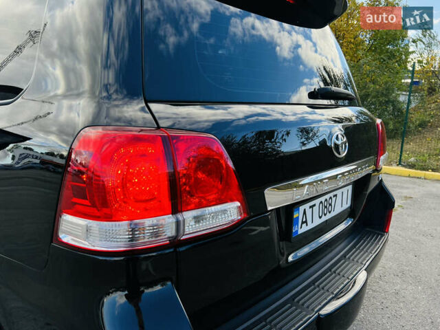 Черный Тойота Ленд Крузер, объемом двигателя 5.7 л и пробегом 239 тыс. км за 23500 $, фото 6 на Automoto.ua