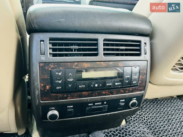 Черный Тойота Ленд Крузер, объемом двигателя 5.7 л и пробегом 239 тыс. км за 23500 $, фото 42 на Automoto.ua