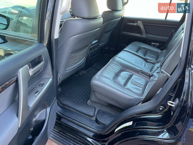 Черный Тойота Ленд Крузер, объемом двигателя 4.46 л и пробегом 420 тыс. км за 23000 $, фото 15 на Automoto.ua