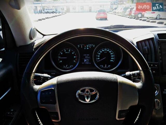 Черный Тойота Ленд Крузер, объемом двигателя 4.66 л и пробегом 312 тыс. км за 31800 $, фото 11 на Automoto.ua