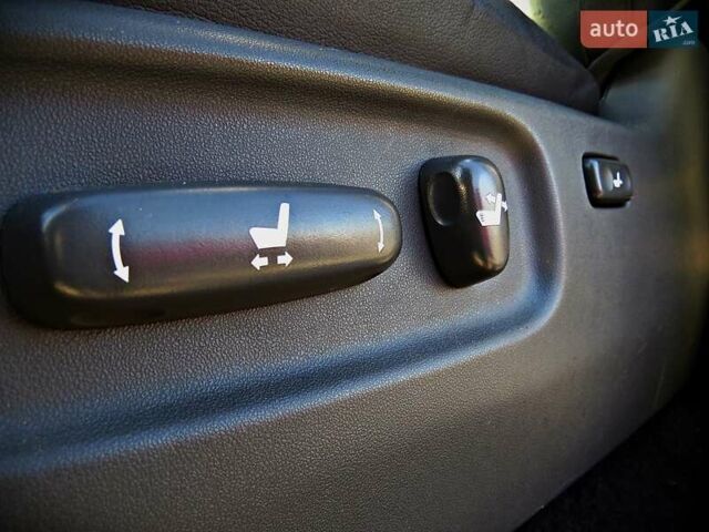 Черный Тойота Ленд Крузер, объемом двигателя 4.66 л и пробегом 312 тыс. км за 31800 $, фото 9 на Automoto.ua