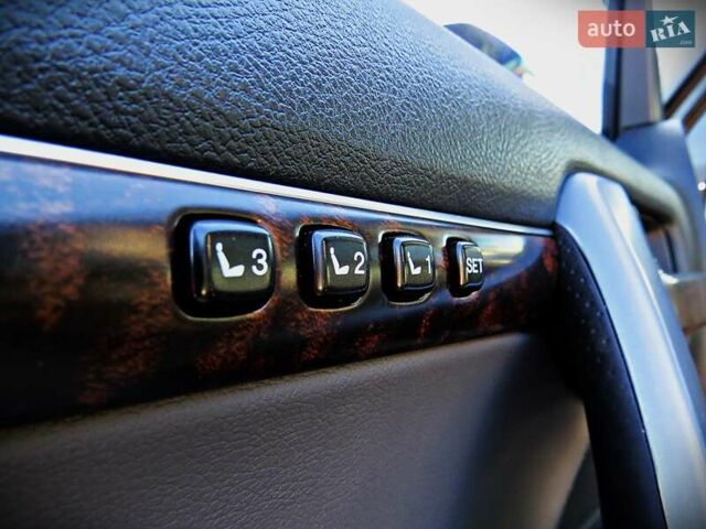 Черный Тойота Ленд Крузер, объемом двигателя 4.66 л и пробегом 312 тыс. км за 31800 $, фото 8 на Automoto.ua