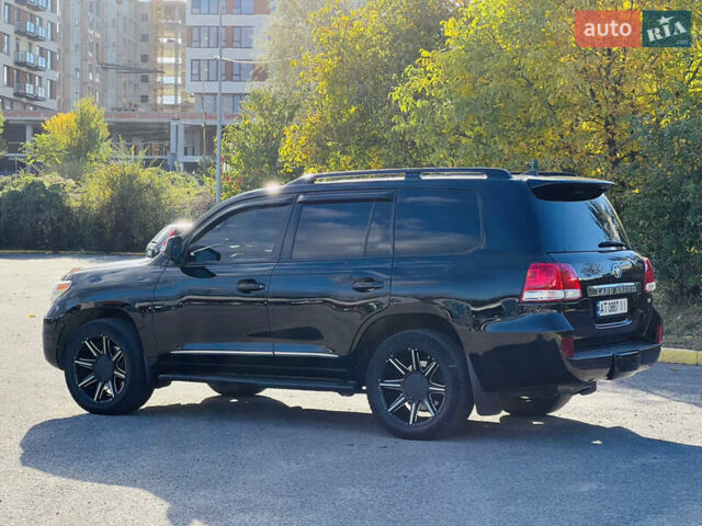 Черный Тойота Ленд Крузер, объемом двигателя 5.7 л и пробегом 239 тыс. км за 23500 $, фото 4 на Automoto.ua