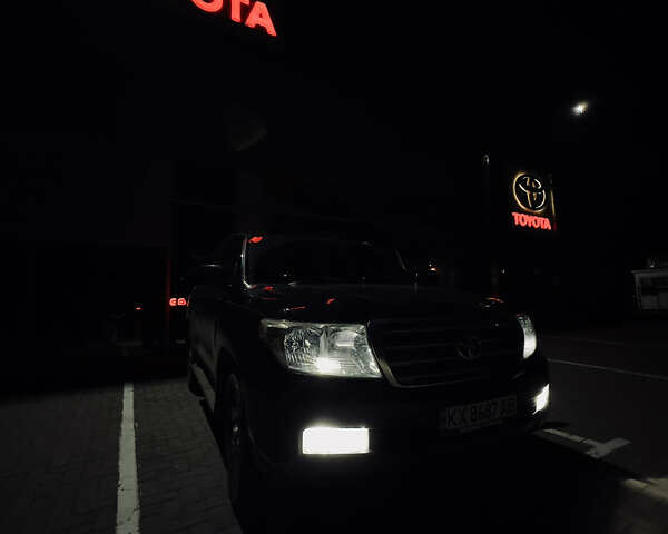 Чорний Тойота Ленд Крузер, об'ємом двигуна 5.66 л та пробігом 289 тис. км за 25000 $, фото 9 на Automoto.ua