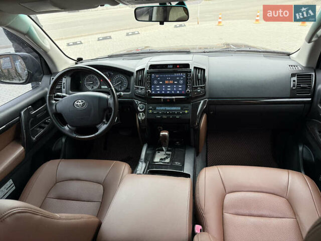 Черный Тойота Ленд Крузер, объемом двигателя 4.46 л и пробегом 155 тыс. км за 25500 $, фото 8 на Automoto.ua
