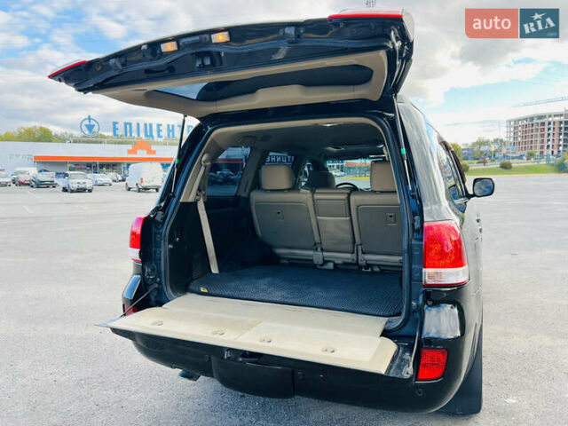 Черный Тойота Ленд Крузер, объемом двигателя 5.7 л и пробегом 239 тыс. км за 23500 $, фото 11 на Automoto.ua