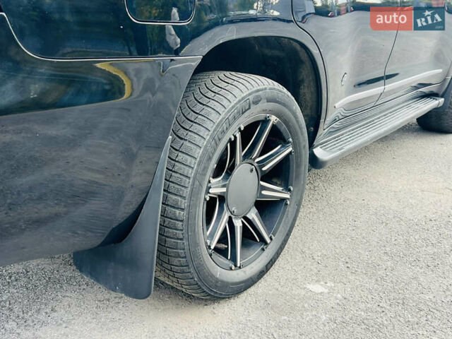 Черный Тойота Ленд Крузер, объемом двигателя 5.7 л и пробегом 239 тыс. км за 23500 $, фото 17 на Automoto.ua