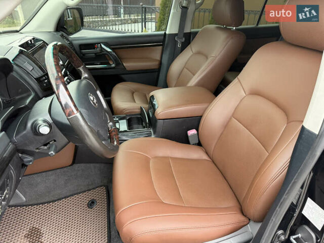 Черный Тойота Ленд Крузер, объемом двигателя 4.46 л и пробегом 155 тыс. км за 25500 $, фото 7 на Automoto.ua