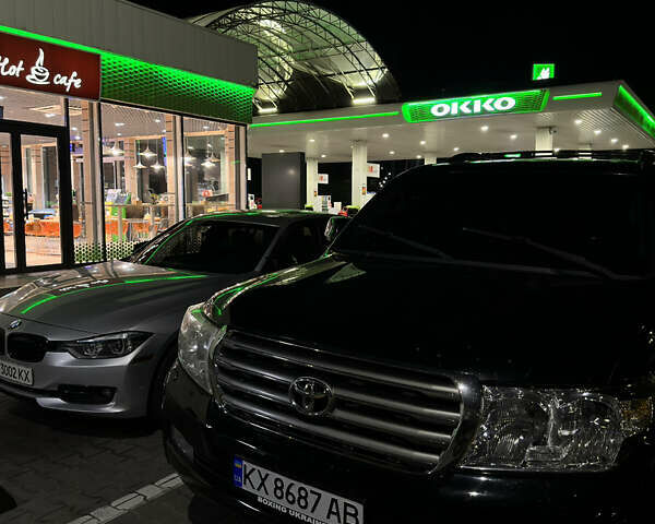 Чорний Тойота Ленд Крузер, об'ємом двигуна 5.66 л та пробігом 289 тис. км за 25000 $, фото 5 на Automoto.ua