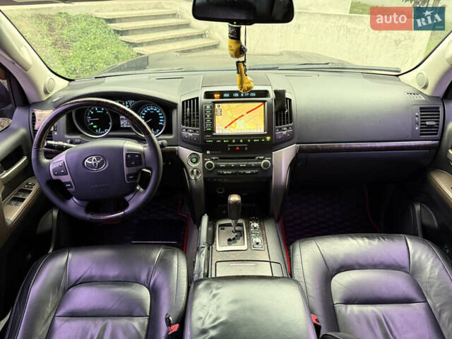 Черный Тойота Ленд Крузер, объемом двигателя 4.66 л и пробегом 265 тыс. км за 25500 $, фото 35 на Automoto.ua