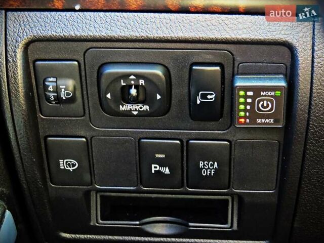 Черный Тойота Ленд Крузер, объемом двигателя 4.66 л и пробегом 312 тыс. км за 31800 $, фото 12 на Automoto.ua