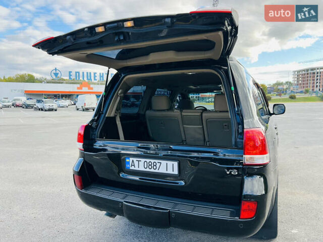 Черный Тойота Ленд Крузер, объемом двигателя 5.7 л и пробегом 239 тыс. км за 23500 $, фото 9 на Automoto.ua