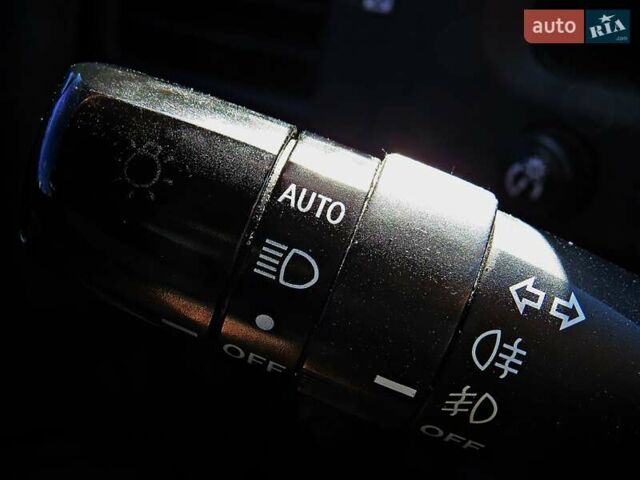 Черный Тойота Ленд Крузер, объемом двигателя 4.66 л и пробегом 312 тыс. км за 31800 $, фото 13 на Automoto.ua