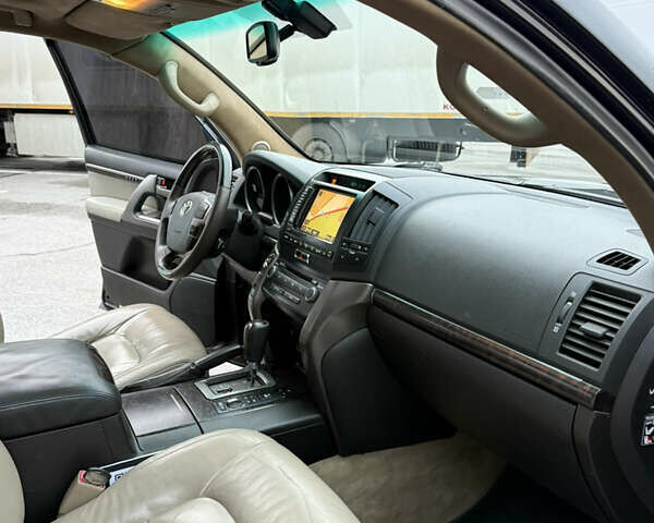 Черный Тойота Ленд Крузер, объемом двигателя 4.46 л и пробегом 280 тыс. км за 25900 $, фото 16 на Automoto.ua