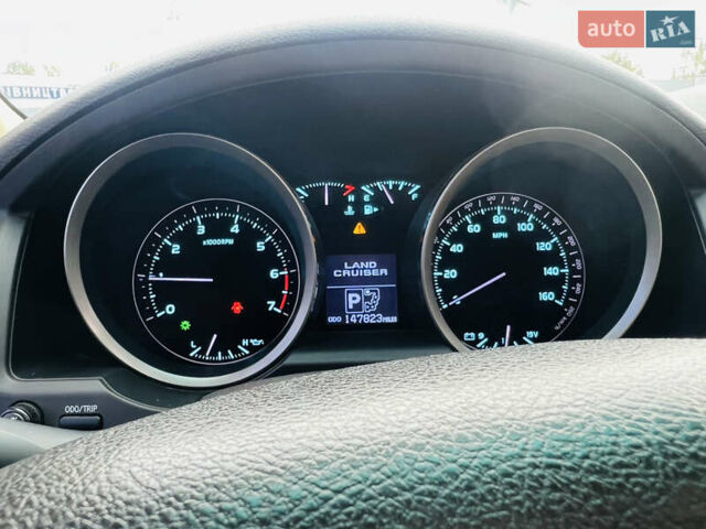 Черный Тойота Ленд Крузер, объемом двигателя 5.7 л и пробегом 239 тыс. км за 23500 $, фото 27 на Automoto.ua