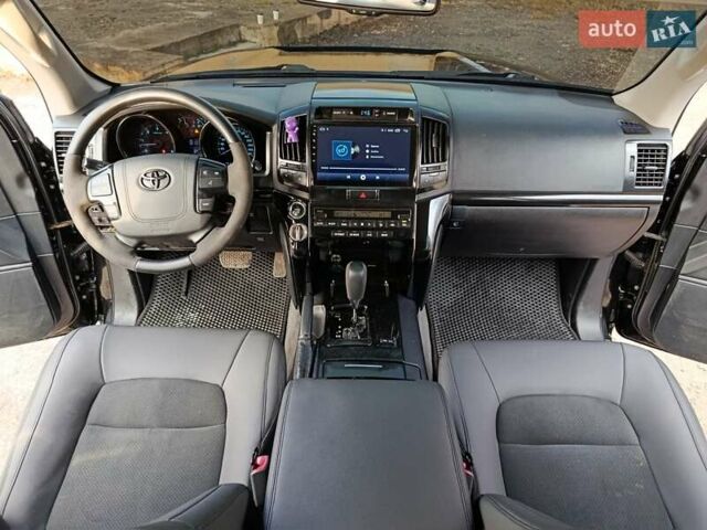 Чорний Тойота Ленд Крузер, об'ємом двигуна 4.46 л та пробігом 270 тис. км за 23500 $, фото 10 на Automoto.ua