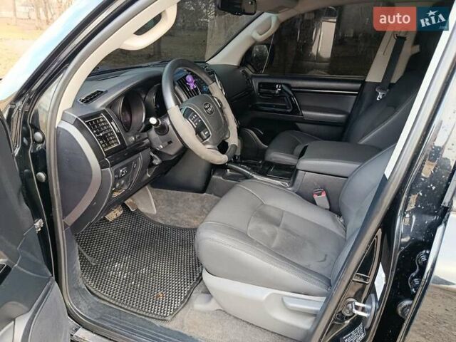 Чорний Тойота Ленд Крузер, об'ємом двигуна 4.46 л та пробігом 270 тис. км за 23500 $, фото 8 на Automoto.ua