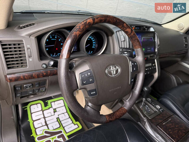 Черный Тойота Ленд Крузер, объемом двигателя 4.7 л и пробегом 170 тыс. км за 29500 $, фото 13 на Automoto.ua