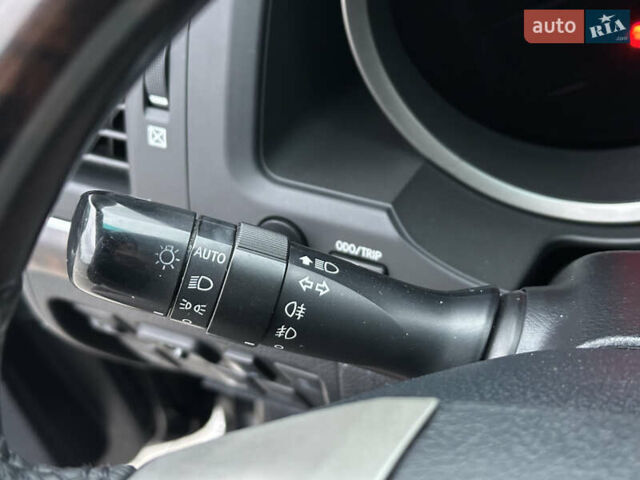 Чорний Тойота Ленд Крузер, об'ємом двигуна 4.46 л та пробігом 210 тис. км за 27500 $, фото 65 на Automoto.ua