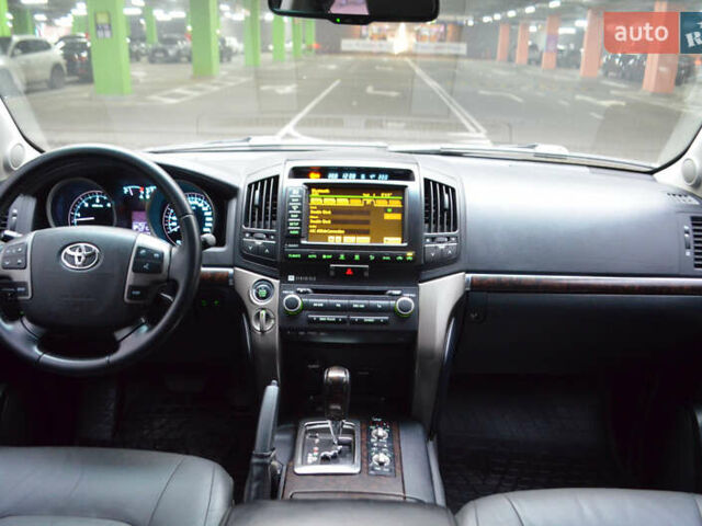 Чорний Тойота Ленд Крузер, об'ємом двигуна 4.5 л та пробігом 278 тис. км за 24990 $, фото 22 на Automoto.ua