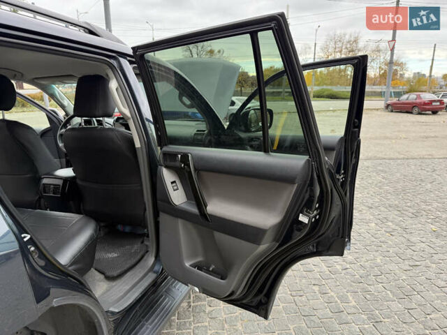 Черный Тойота Ленд Крузер, объемом двигателя 2.69 л и пробегом 267 тыс. км за 18700 $, фото 16 на Automoto.ua