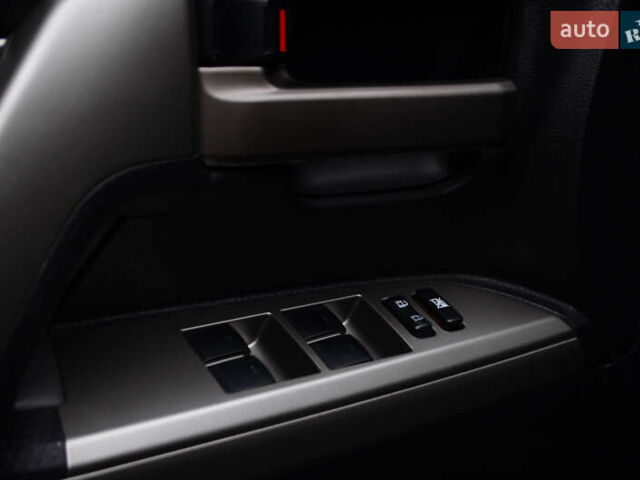 Чорний Тойота Ленд Крузер, об'ємом двигуна 4.5 л та пробігом 278 тис. км за 24990 $, фото 34 на Automoto.ua