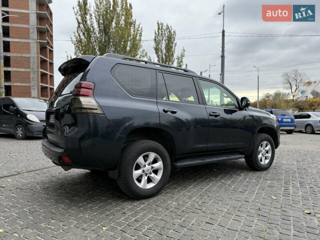 Черный Тойота Ленд Крузер, объемом двигателя 2.69 л и пробегом 267 тыс. км за 18700 $, фото 7 на Automoto.ua