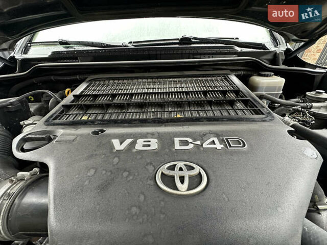 Черный Тойота Ленд Крузер, объемом двигателя 4.46 л и пробегом 284 тыс. км за 25999 $, фото 30 на Automoto.ua