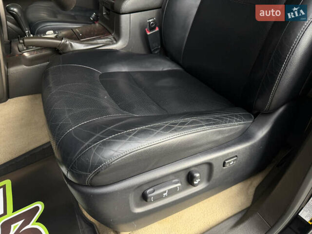 Черный Тойота Ленд Крузер, объемом двигателя 4.7 л и пробегом 170 тыс. км за 29500 $, фото 30 на Automoto.ua