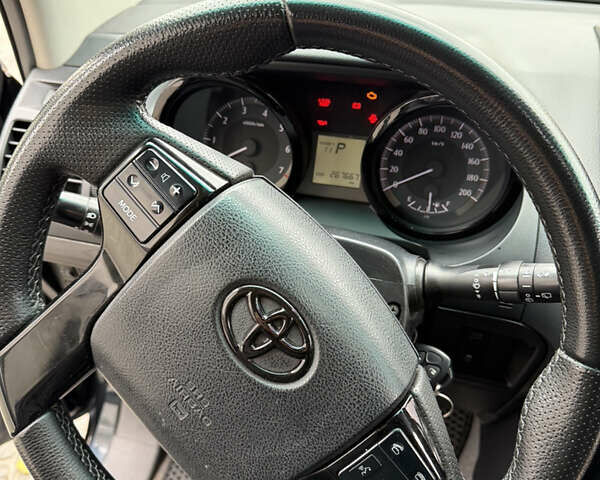 Черный Тойота Ленд Крузер, объемом двигателя 2.69 л и пробегом 267 тыс. км за 18700 $, фото 9 на Automoto.ua