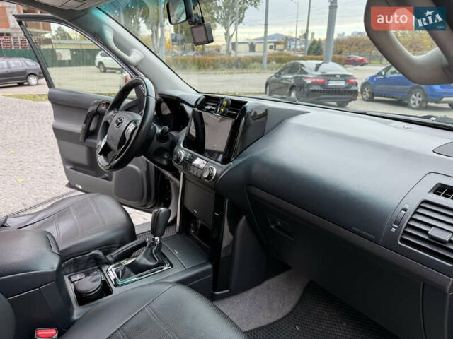 Черный Тойота Ленд Крузер, объемом двигателя 2.69 л и пробегом 267 тыс. км за 18700 $, фото 10 на Automoto.ua