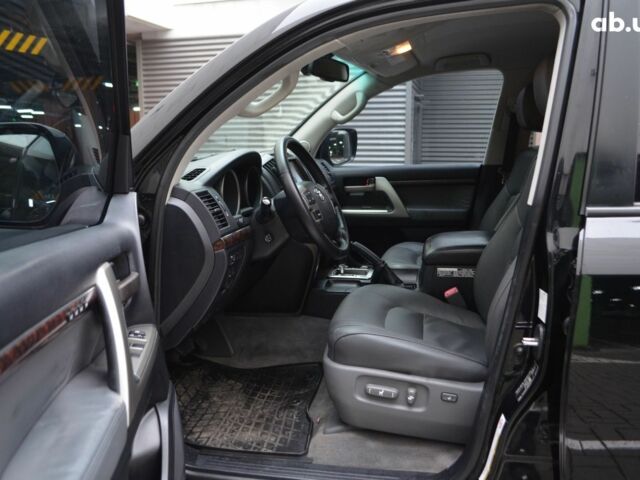 Чорний Тойота Ленд Крузер, об'ємом двигуна 0 л та пробігом 278 тис. км за 24990 $, фото 15 на Automoto.ua