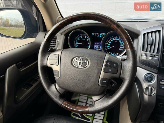 Черный Тойота Ленд Крузер, объемом двигателя 4.7 л и пробегом 170 тыс. км за 29500 $, фото 12 на Automoto.ua