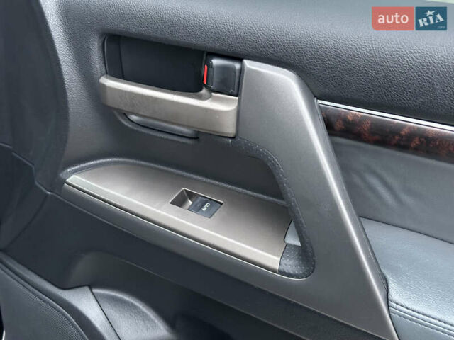 Чорний Тойота Ленд Крузер, об'ємом двигуна 4.46 л та пробігом 210 тис. км за 27500 $, фото 45 на Automoto.ua