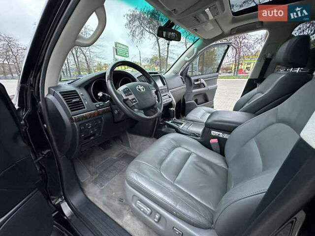 Чорний Тойота Ленд Крузер, об'ємом двигуна 4.46 л та пробігом 210 тис. км за 27500 $, фото 56 на Automoto.ua