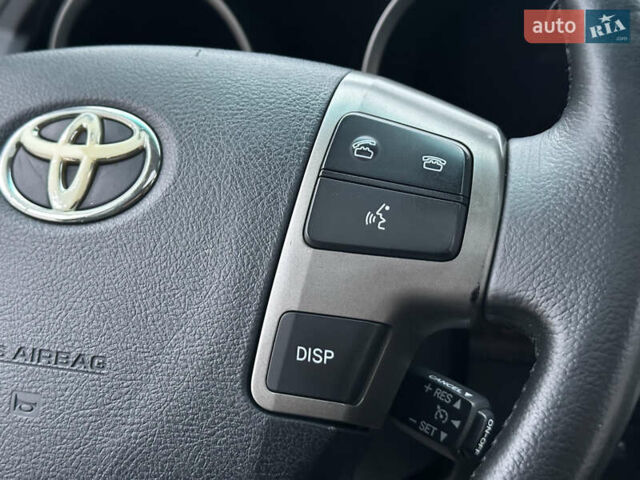 Чорний Тойота Ленд Крузер, об'ємом двигуна 4.46 л та пробігом 210 тис. км за 27500 $, фото 64 на Automoto.ua