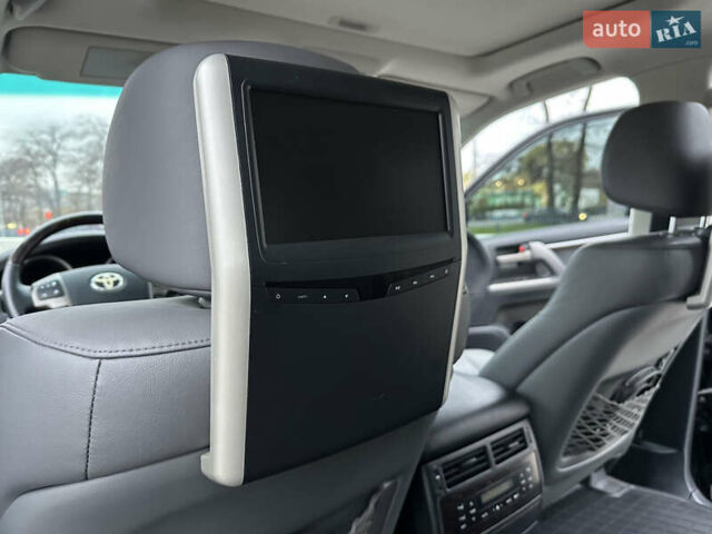 Чорний Тойота Ленд Крузер, об'ємом двигуна 4.46 л та пробігом 210 тис. км за 27500 $, фото 37 на Automoto.ua