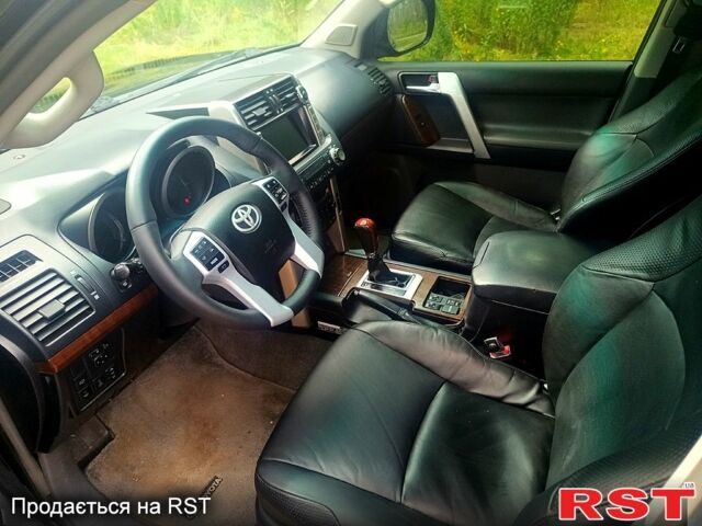 Черный Тойота Ленд Крузер, объемом двигателя 3 л и пробегом 350 тыс. км за 22500 $, фото 4 на Automoto.ua