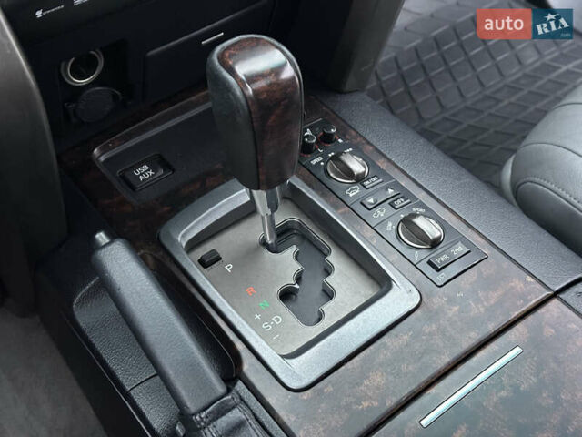 Чорний Тойота Ленд Крузер, об'ємом двигуна 4.46 л та пробігом 210 тис. км за 27500 $, фото 76 на Automoto.ua