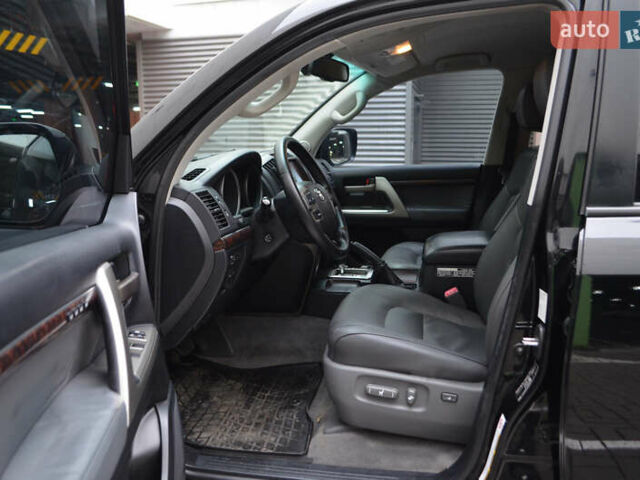 Чорний Тойота Ленд Крузер, об'ємом двигуна 4.5 л та пробігом 278 тис. км за 24990 $, фото 17 на Automoto.ua