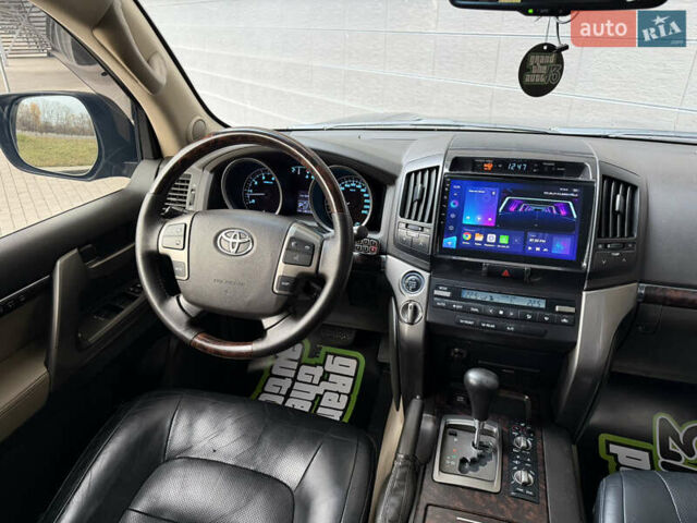 Черный Тойота Ленд Крузер, объемом двигателя 4.7 л и пробегом 170 тыс. км за 29500 $, фото 16 на Automoto.ua