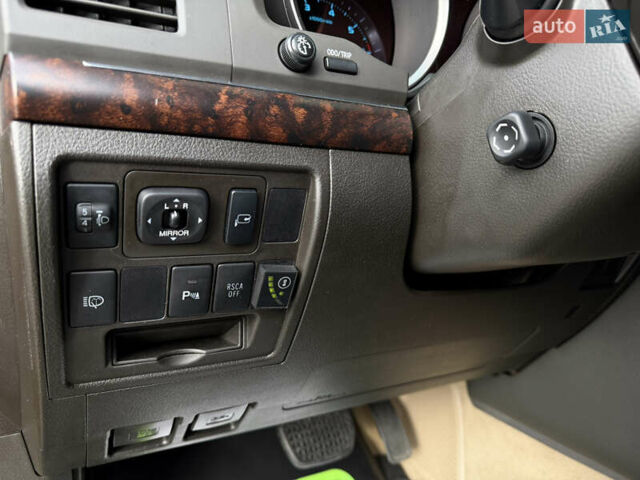 Черный Тойота Ленд Крузер, объемом двигателя 4.7 л и пробегом 170 тыс. км за 29500 $, фото 24 на Automoto.ua