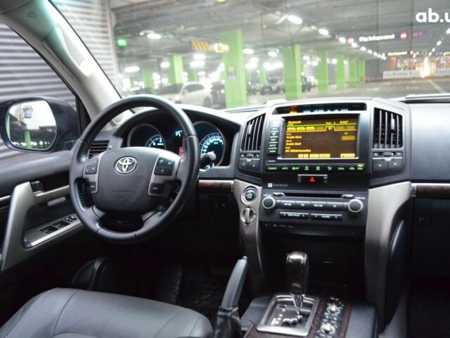 Чорний Тойота Ленд Крузер, об'ємом двигуна 0 л та пробігом 278 тис. км за 24990 $, фото 17 на Automoto.ua