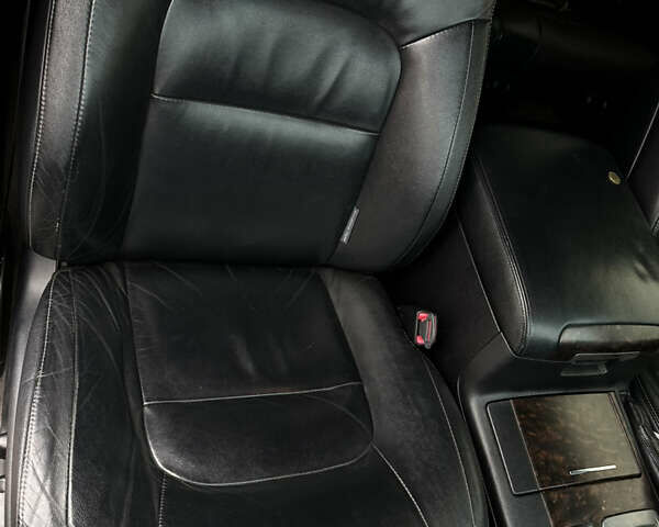 Черный Тойота Ленд Крузер, объемом двигателя 4.46 л и пробегом 300 тыс. км за 31999 $, фото 15 на Automoto.ua